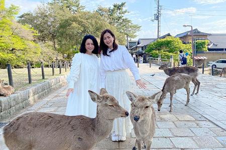 　料理家の吉田麻子さん（左）と「白雪ふきん」の垣谷弥生さん。２７日夜には２人で同イベントのインスタライブを開催予定