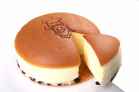 　６月１０日に誕生日を迎える「りくろーおじさんの店」の「焼きたてチーズケーキ」