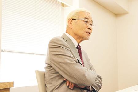 　書籍『漫才論：僕が出会った素晴らしき芸人たち』を上梓した漫才師・オール巨人（写真／渡邉一生）