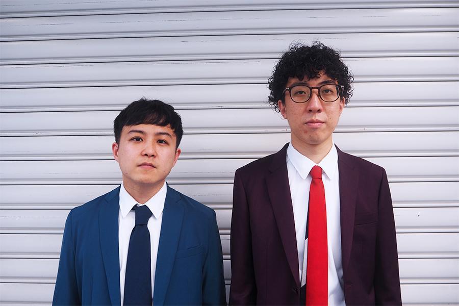 　お笑いコンビ・ドーナツ・ピーナツ（左からピーナツ、ドーナツ）