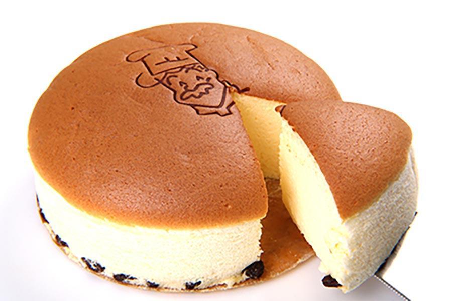 　「りくろーおじさんの店」売れ筋１位の「焼き立てチーズケーキ」