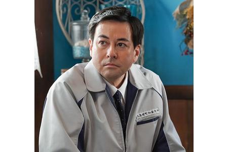 　ＮＨＫ朝ドラ『舞いあがれ！』で、舞の母親・めぐみの同級生役を演じる鈴木浩介　（Ｃ）ＮＨＫ