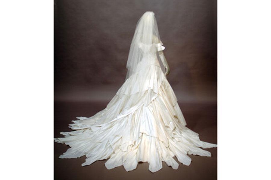 神戸ファッション美術館で「花嫁衣装」の特別展、ジョン・ガリアーノ 