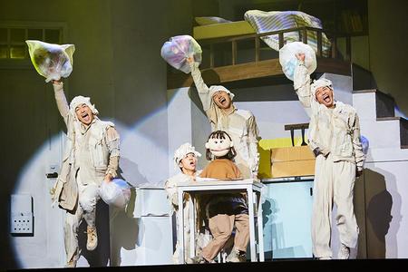 『超踊る新喜劇「HELLO ROOMIES！！！』の東京公演（c）秦和真