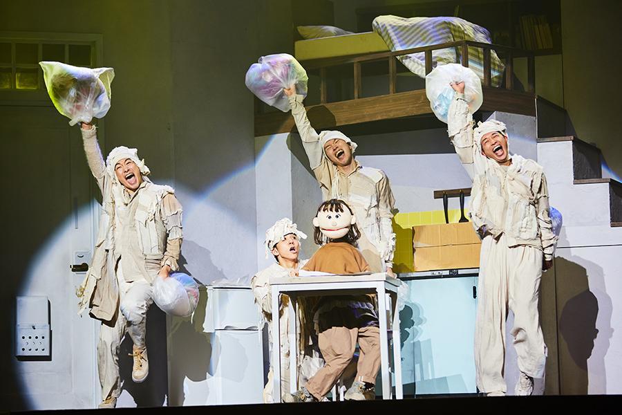 『超踊る新喜劇「HELLO ROOMIES！！！』の東京公演（c）秦和真