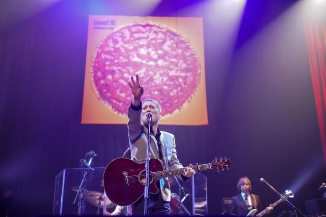 佐野元春が大阪で名盤ライブを開催、30年前のアルバム『Sweet