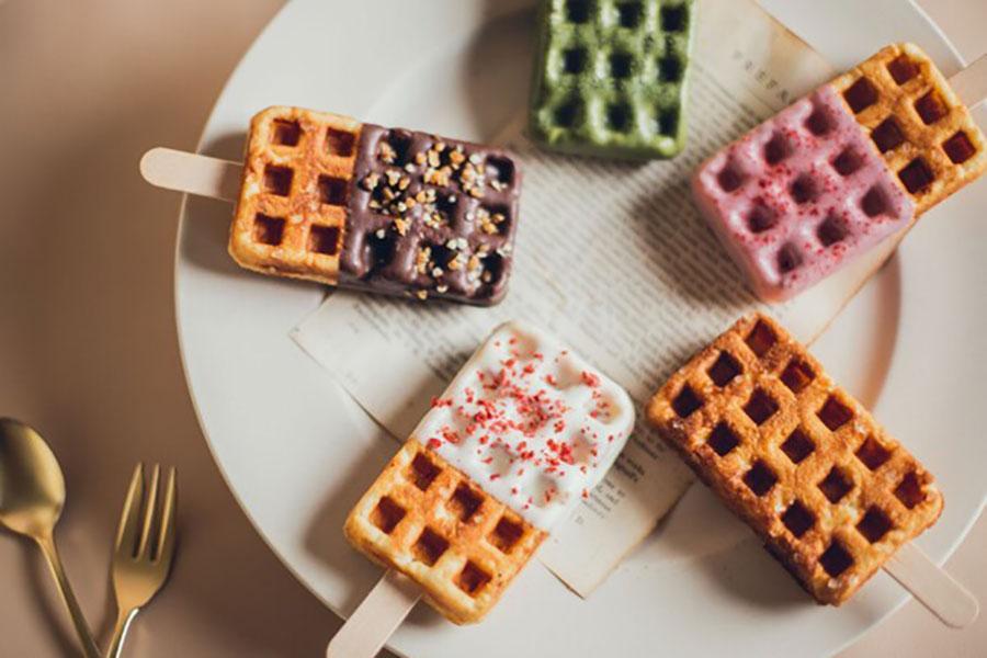 　「ｋｙｏｃａｆｅ　ｃｈａｃｈａ」の片手で食べられるワッフル