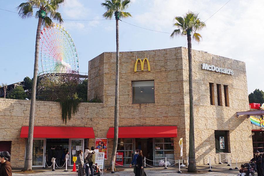 全国で唯一のテーマパーク内店舗、「マクドナルド 枚方パーク店」