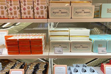 　全国のクッキー缶が集結