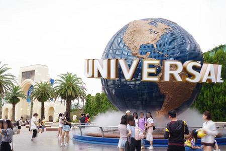 「ユニバーサル・スタジオ・ジャパン」を象徴する地球儀（ユニバーサル・グローブ）