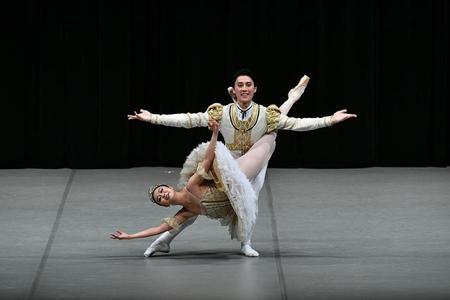 　「ＳＨＩＶＥＲバレエコンサート２０２３」