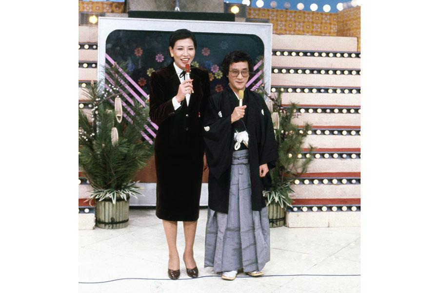 　過去の『ラブアタック』より、左から和田アキ子、上岡龍太郎さん（Ｃ）ＡＢＣテレビ