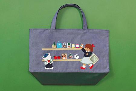 「ファミリア」と「紀ノ国屋」がコラボした「トートバッグ」（2万4200円）