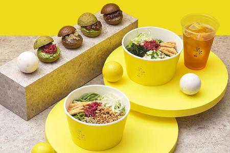 　麺やパンサンドのフードメニューも充実する「ぶぶる」