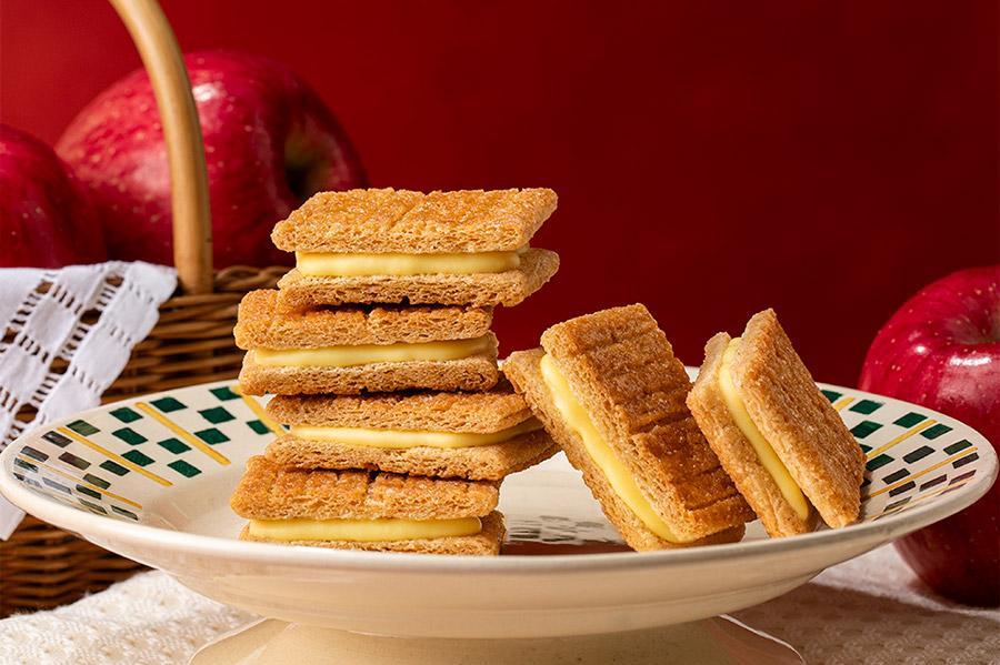 　１週間限定「シュガーバターの木 おやつ袋」（１１３４円）にも入っている秋の新作「アップルパイ風」