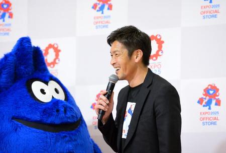 　「現役だったら僕の方が上手いかなぁ」と元日本代表でガンバ大阪ＯＢの加地亮氏（２月２２日・大阪市内）