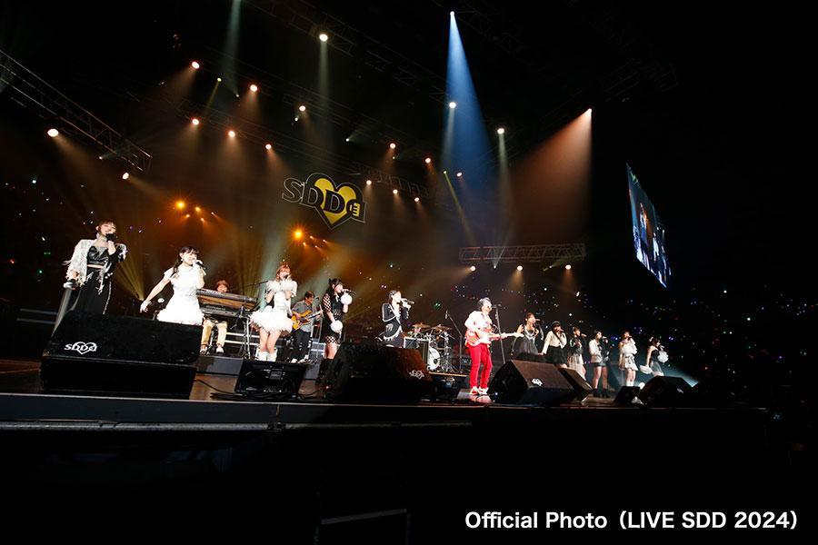 『LIVE SDD 2024』で共演したスターダスト・レビューとアンジュルム（3月9日・大阪市内）写真提供：FM大阪