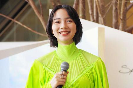 　「阪急西宮ガーデンズ」のリニューアル記者会見に登壇したのん（３月１３日・兵庫県西宮市）