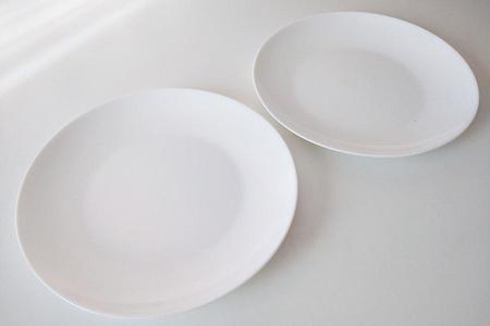 　「山崎製パン」が４０年以上にわたりおこなう『春のパンまつり』でもらえる「白いお皿」