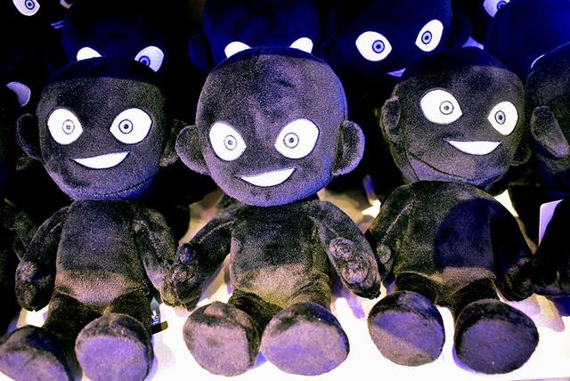 好きなポーズにできちゃう…USJの新グッズにコナンの「犯人