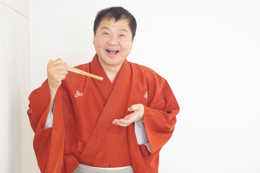 　『噺家生活１５周年記念 月亭方正 独演会』を開く月亭方正（３月１５日・大阪市内）