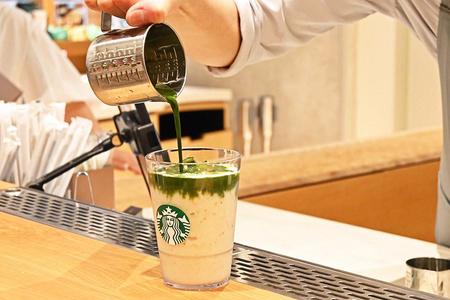 　４月２６日にオープンした「スターバックス コーヒー　京都Ｐｏｒｔａ　イースト店」