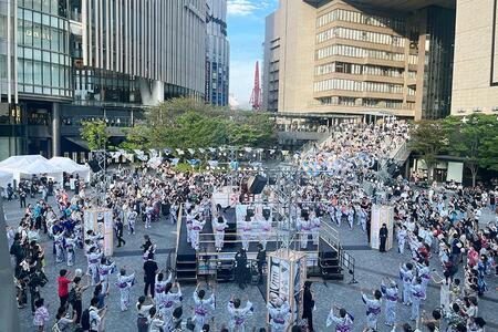 　「ゆかたｄｅ盆踊り」の様子（７月２０日・大阪市内）