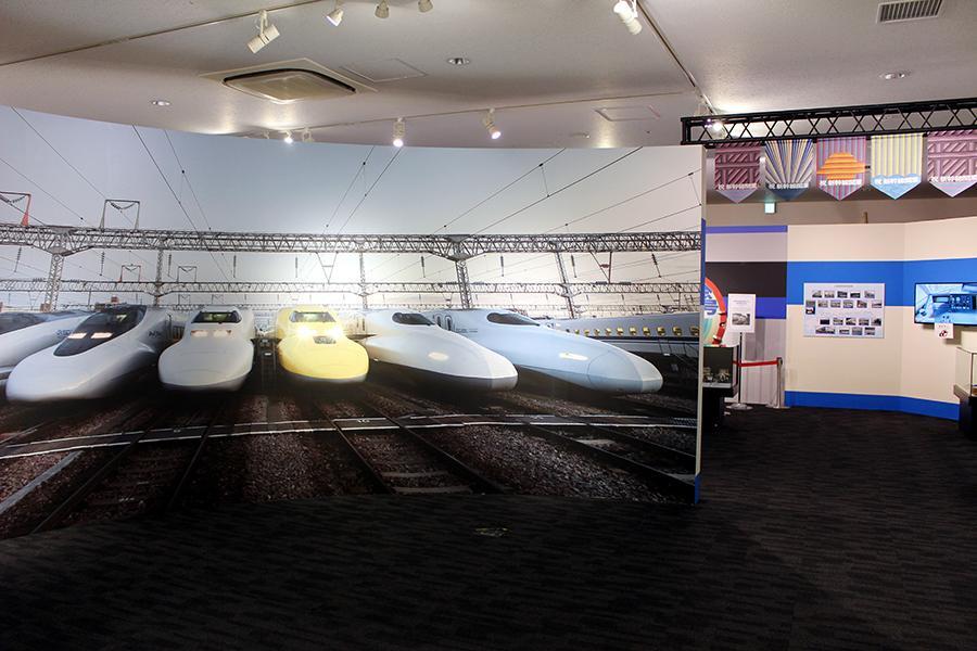 　入り口の特大パネル