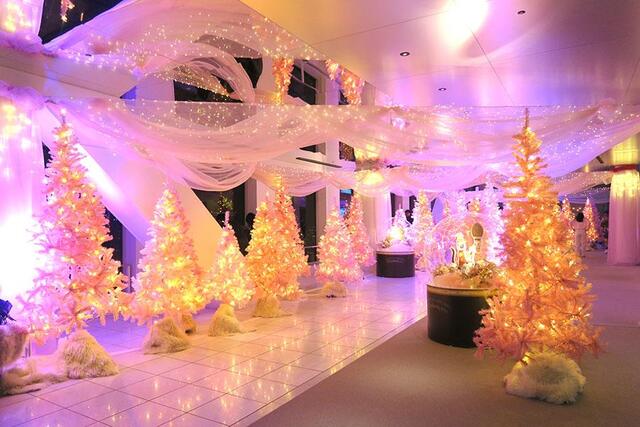 大阪・梅田の空に「ピンクの森」出現！ 地上173mのメルヘンな世界