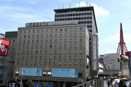 　ホテルの外壁にも感謝のバナーが掲示されている「大阪新阪急ホテル」（大阪市北区）