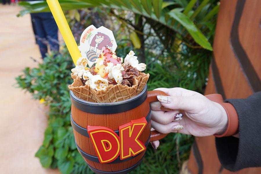 ボリュームすごすぎる…ドンキーコングが樽を投げて割れた瞬間をコーン