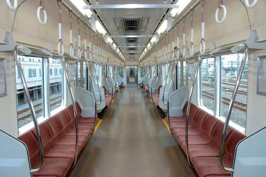 　南海電鉄の８０００系車両（写真提供／南海電気鉄道）