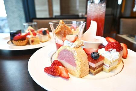 　１月１０日～６月１５日まで開催中の「ストロベリースイーツブッフェ」