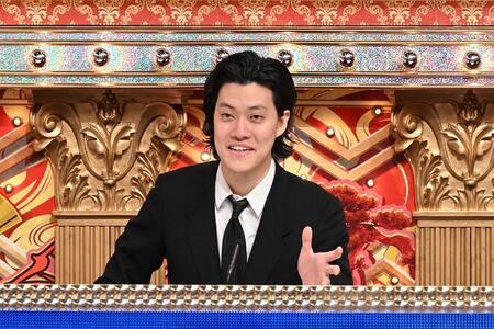 　初の審査員を務めた粗品　©ｙｔｖ