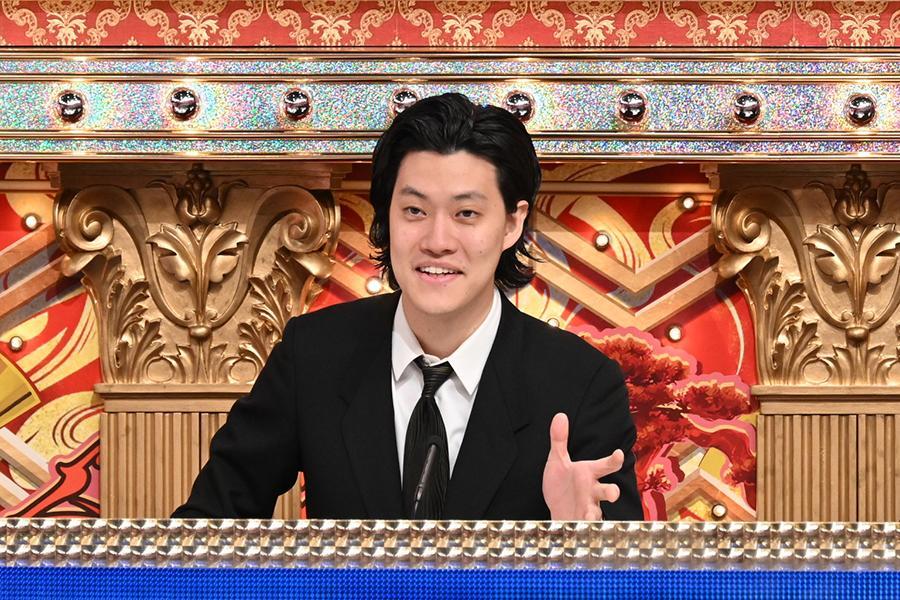 　初の審査員を務めた粗品　©ｙｔｖ