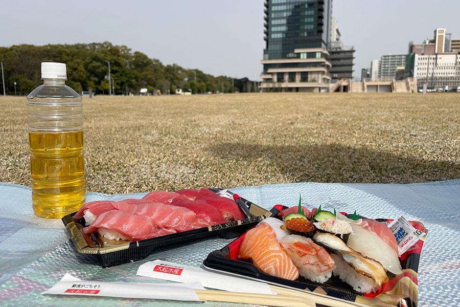 　出来立ての寿司をテイクアウトして、すぐにピクニックができるのもここならでは