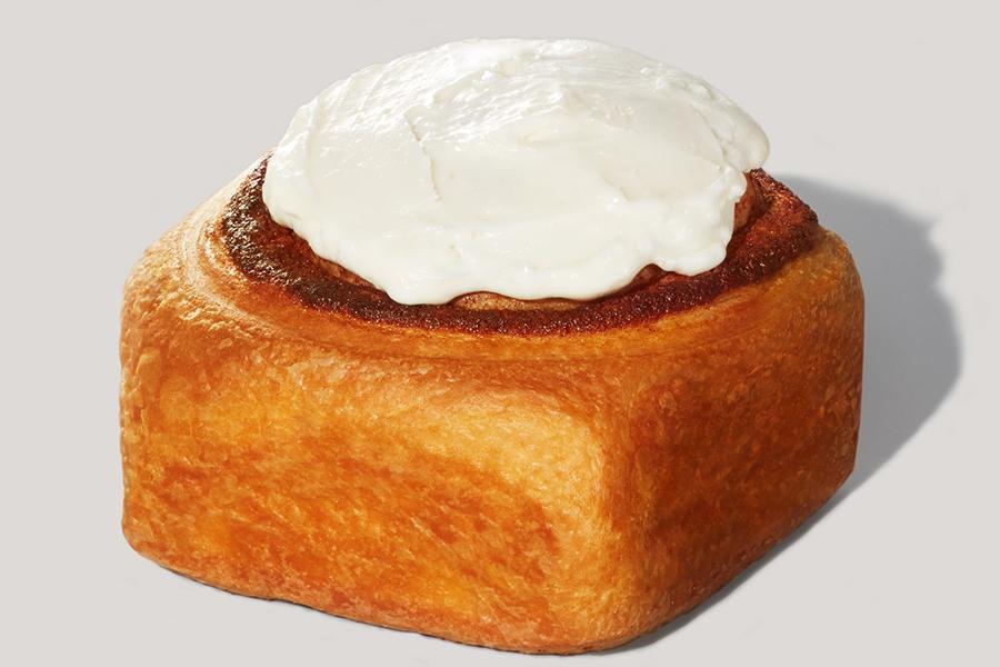 　スターバックス「シナモンロール（リニューアル）」（４２０円）