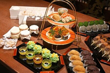 　日本料理「はなの」で１日限りのアフタヌーンティー。なんと和菓子食べ放題もつくって、すごい…