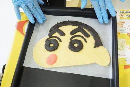 　でかい！しんちゃんクッキー作りに挑戦