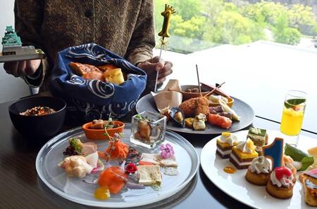 「ダブルツリーｂｙヒルトン大阪城」の絶景レストランで「１周年セレブレーションランチ＆ディナー」