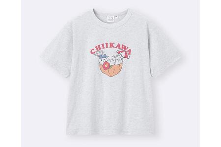 　ジーユー×ちいかわコラボ商品「グラフィックＴ ＣＨＩＩＫＡＷＡ（ウィメンズ）」（１２９０円）