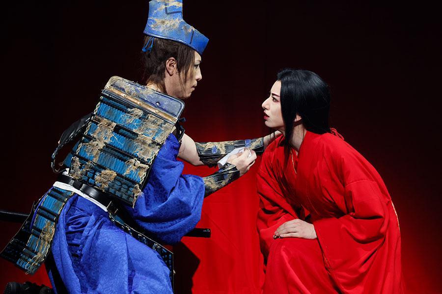 　『紅鬼（あかおに）物語』より（撮影：大久保啓二）