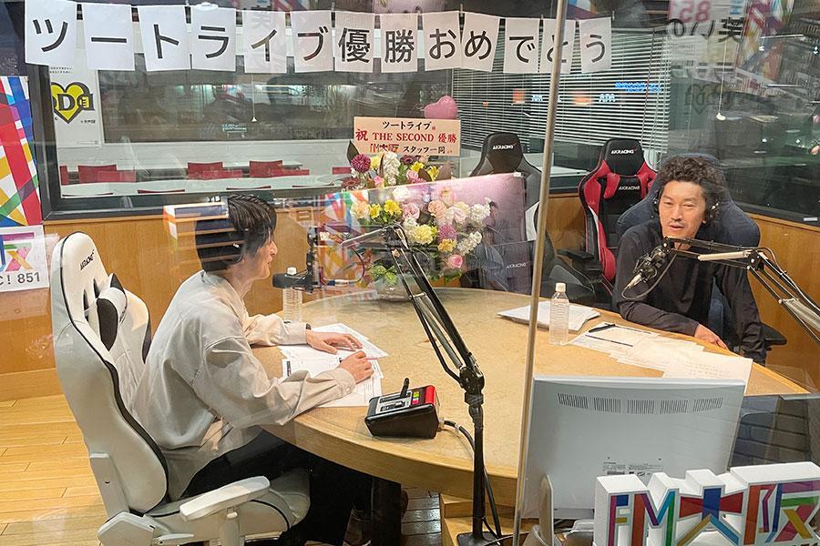 　ＦＭ大阪『ツートライブのラジオ（仮）』収録の様子（５月２２日）画像提供：ＦＭ大阪