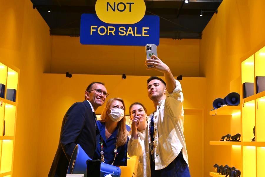 ノルウェー・アイデ外相がウクライナパビリオンのスタッフと交流（撮影6月2日：大阪・関西万博）