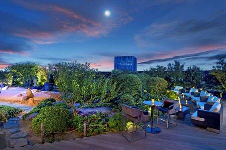 　大阪・関西万博の会場・夢洲からも１本で移動できる「セント レジス ホテル 大阪」