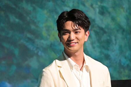 AI肖像画を体験したAぇ! groupの正門良規。葛飾北斎の作画に「これ僕ですか？」とコメントも（6月5日・大阪市内）