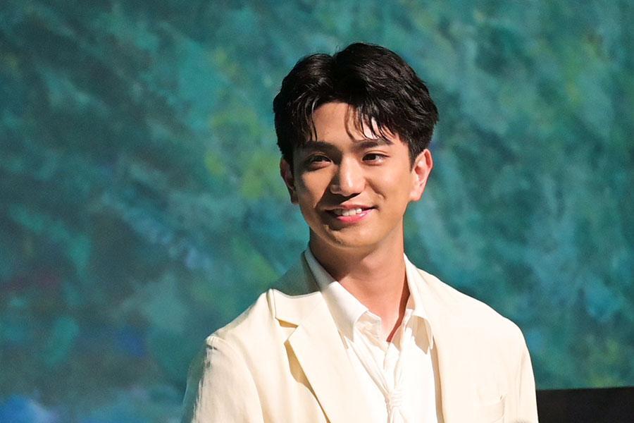 AI肖像画を体験したAぇ! groupの正門良規。葛飾北斎の作画に「これ僕ですか？」とコメントも（6月5日・大阪市内）