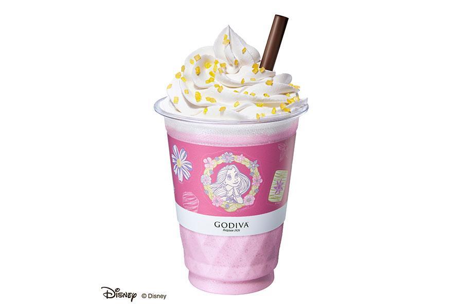 　「ゴディバ×塔の上のラプンツェル」コラボメニュー「ホワイトピーチ ショコリキサー」（レギュラー８７６円、ラージ９８６円）