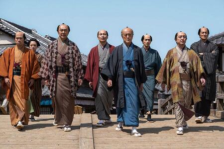 　『べらぼう～蔦重栄華乃夢噺～』第２４回より。日本橋の街を歩く吉原の親父たち（Ｃ）ＮＨＫ