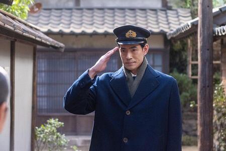 『あんぱん』第48回より。航海に旅立つのぶの夫・次郎（中島歩）（C）NHK